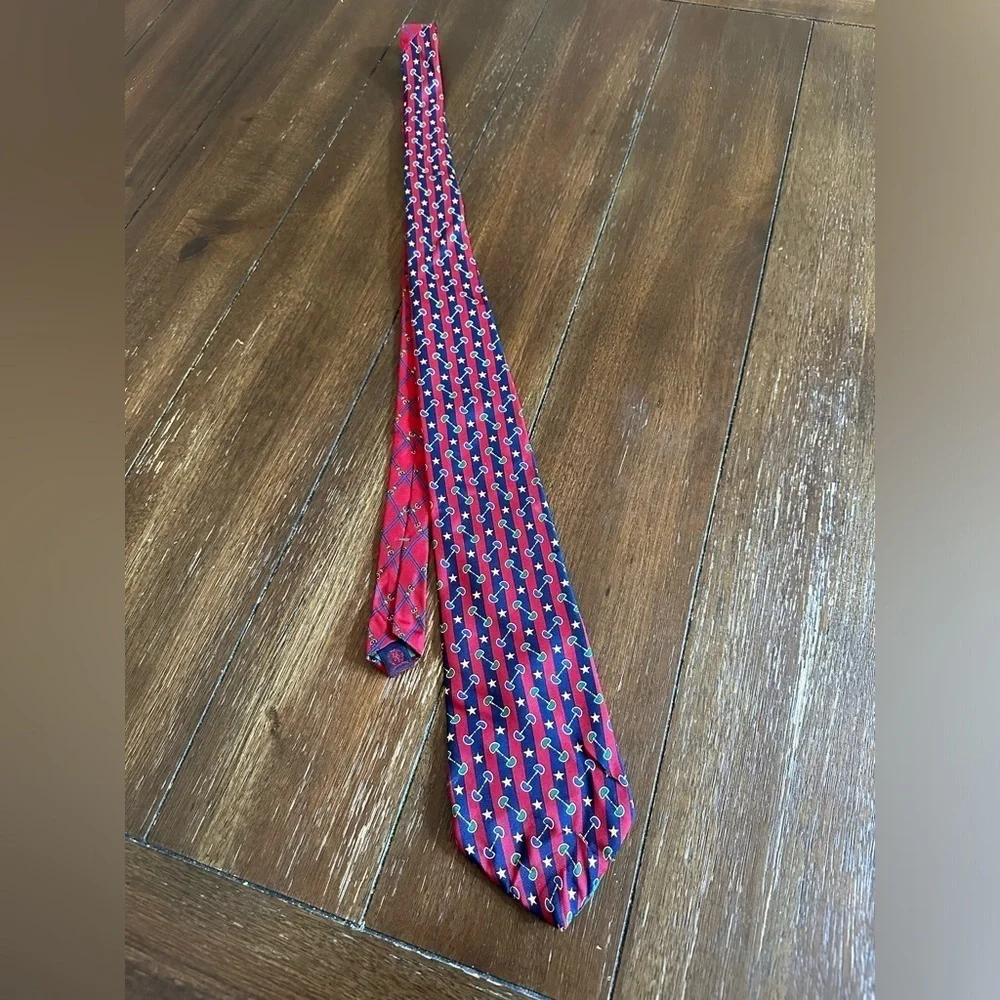 Tommy Hilfiger horse bit tie